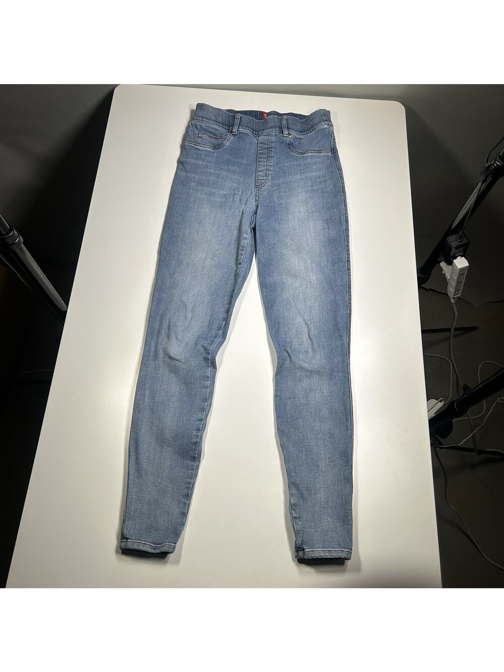 SPANX Jeans Women’s M Tall 26x29.5 Light Wash Pull On Stretch Skinny Denim
